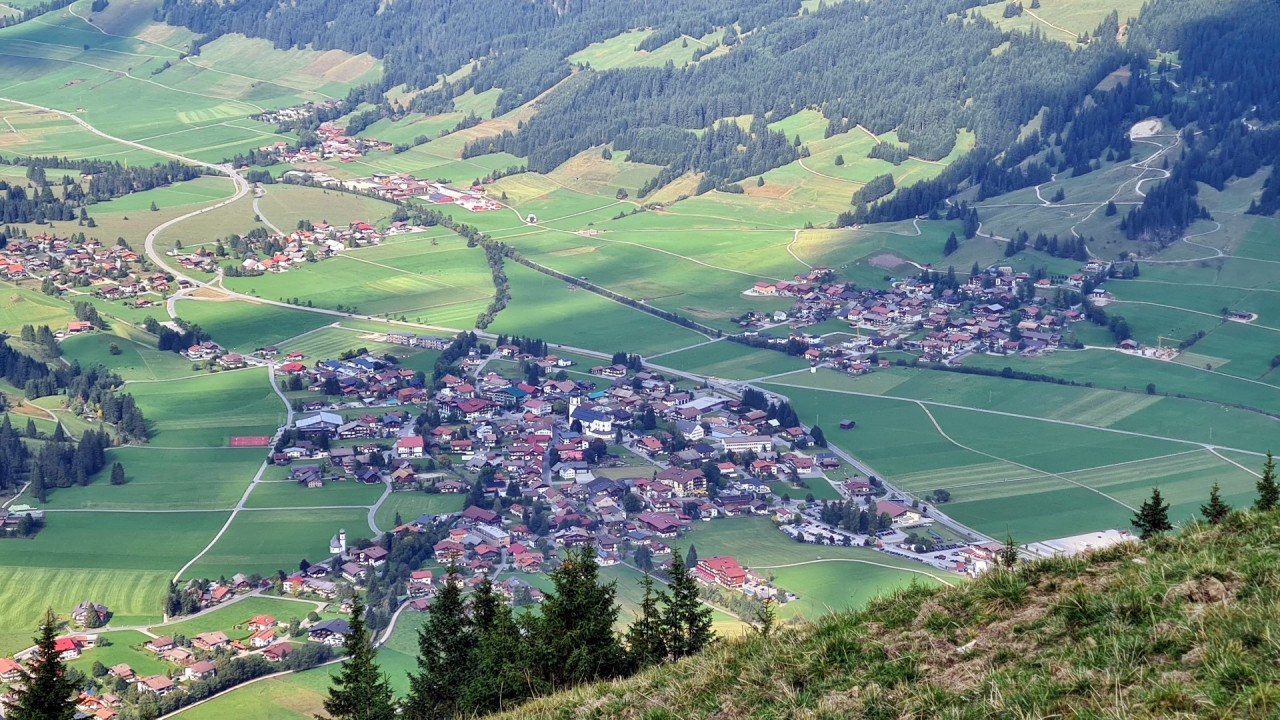 Vom Haldensee hinauf zum Neunerköpfle